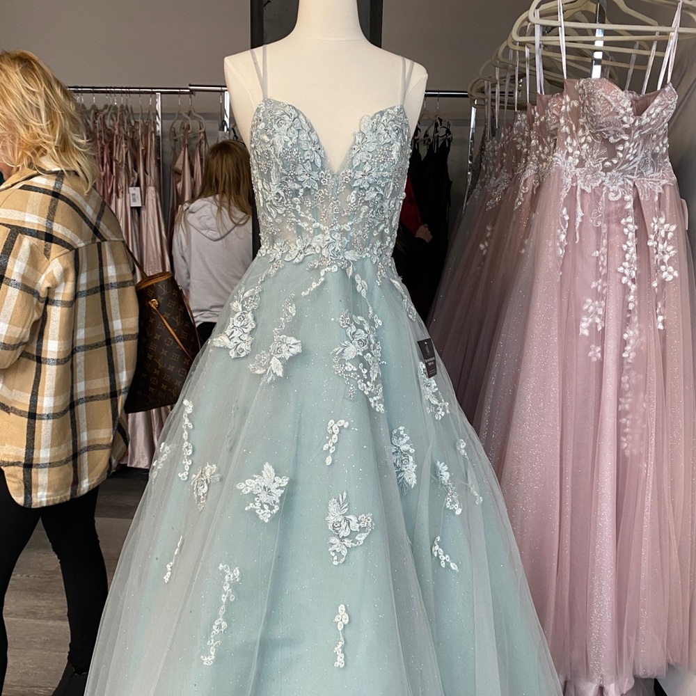 andrea and leo prom dress